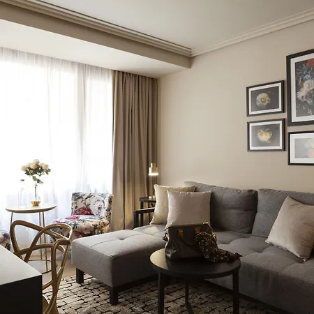 Nivia Born Boutique Hotel-3